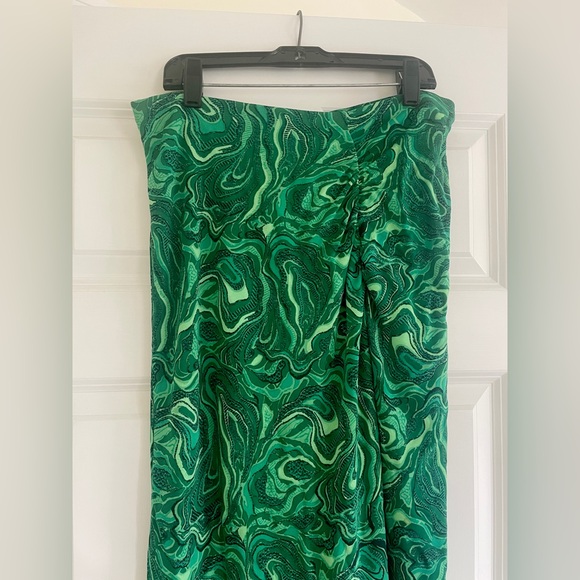 Green Midi Skirt - Picture 7 of 10